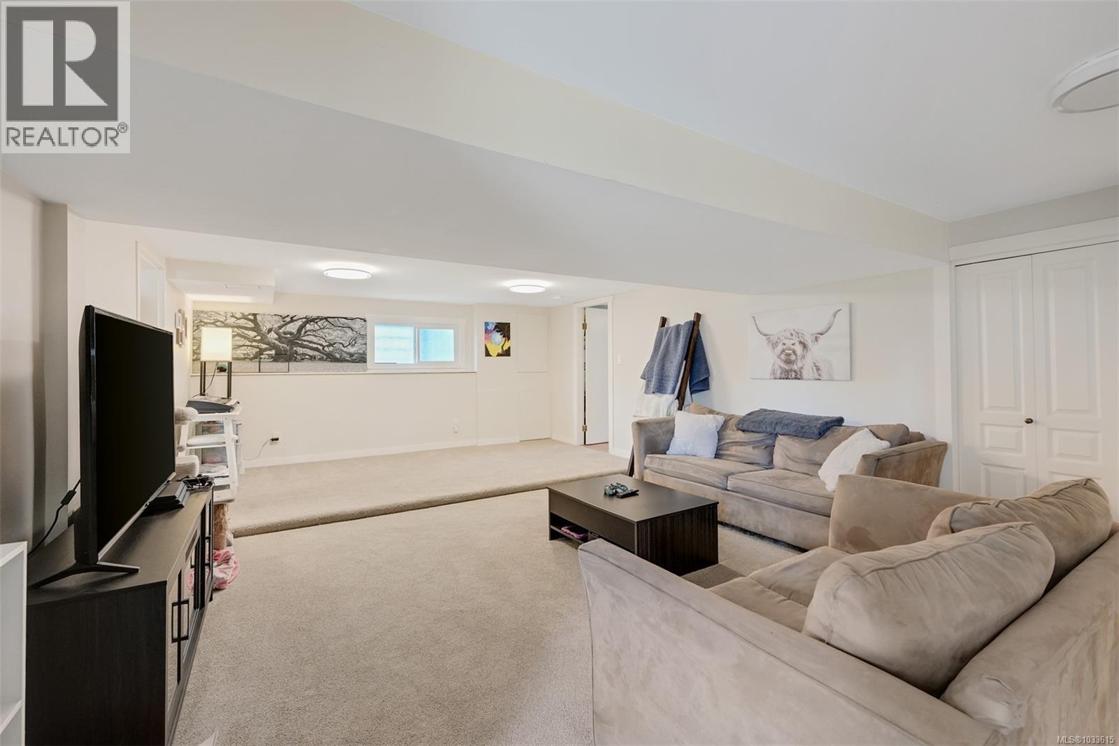  1452 Westall Avenue, Victoria