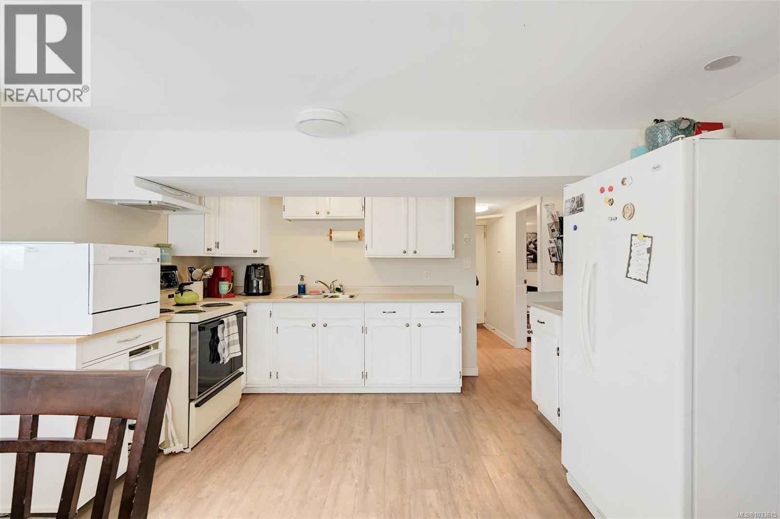  1452 Westall Avenue, Victoria