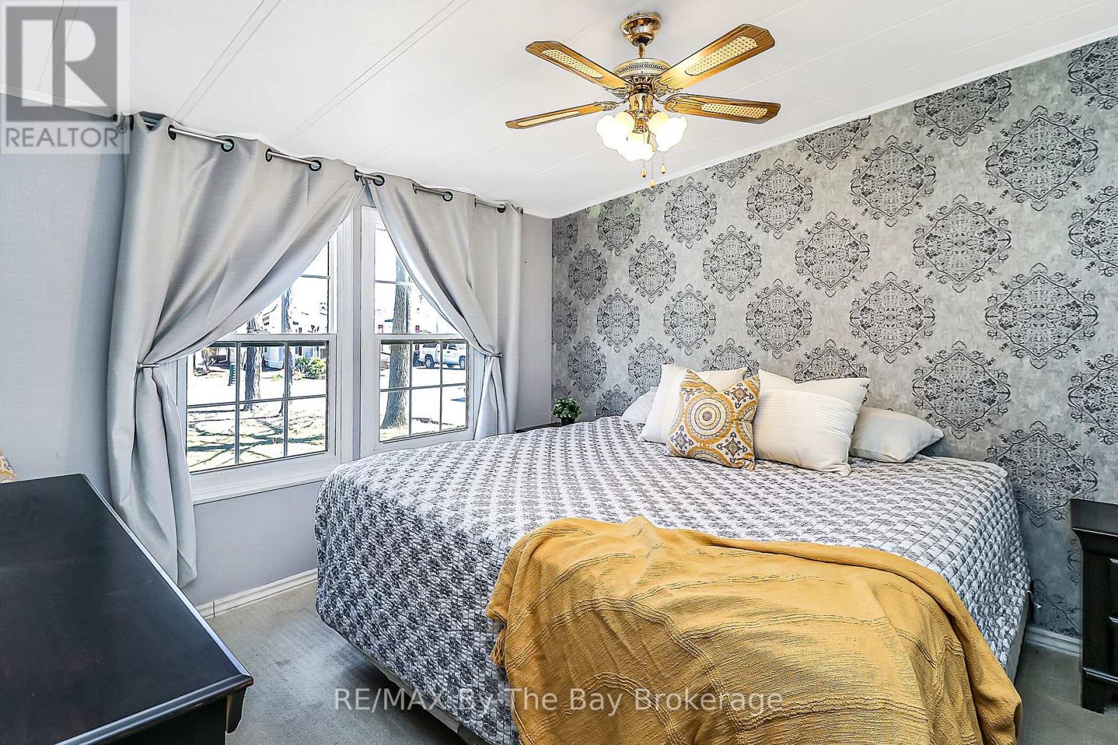 6 PACIFIC AVENUE - 10