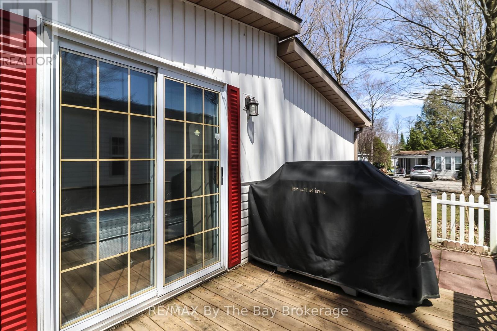 6 PACIFIC AVENUE - 16