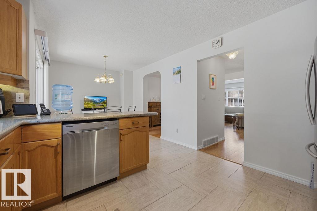 17624 96 AV NW, Edmonton