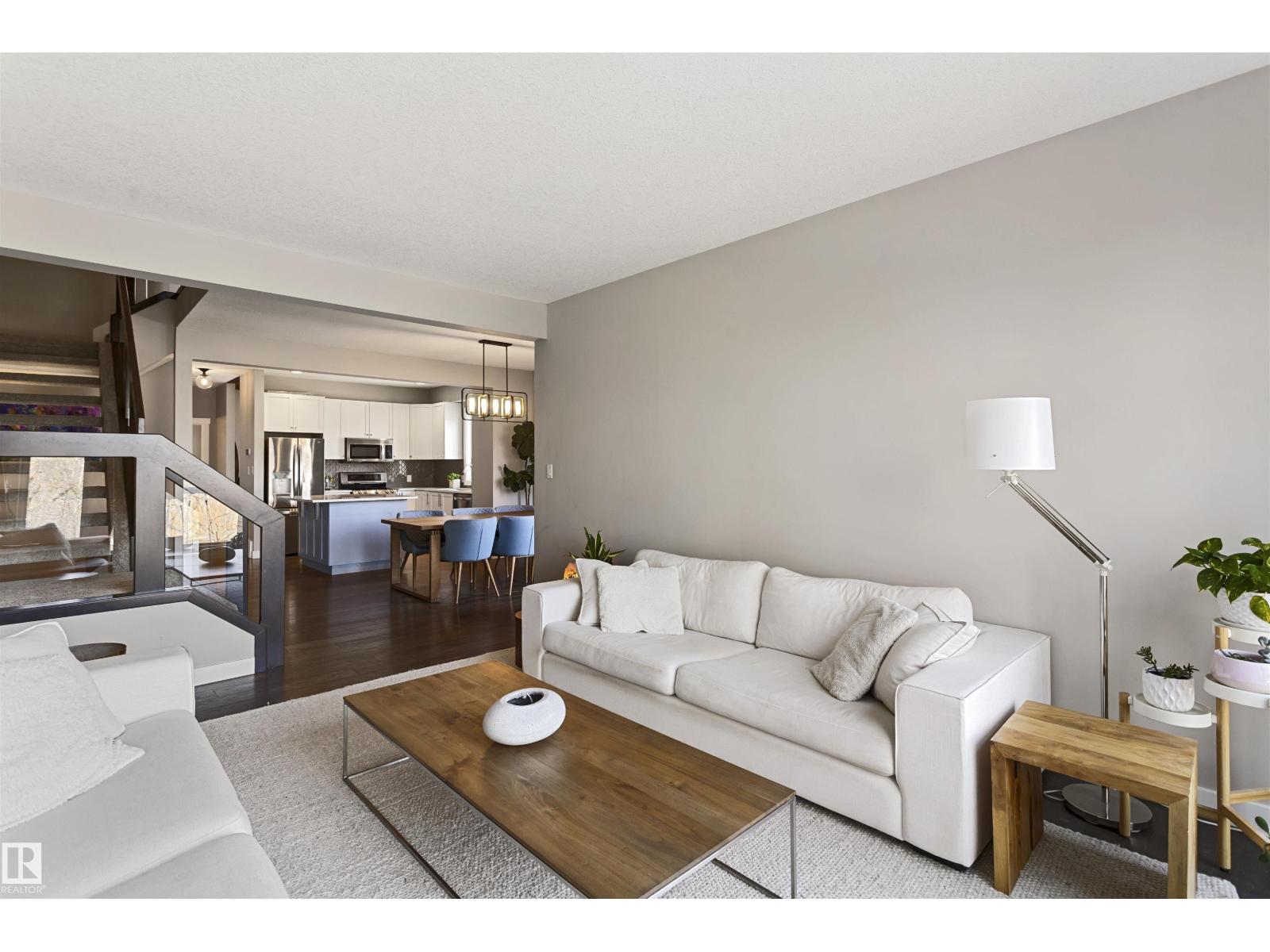 8103A 95A ST NW, Edmonton