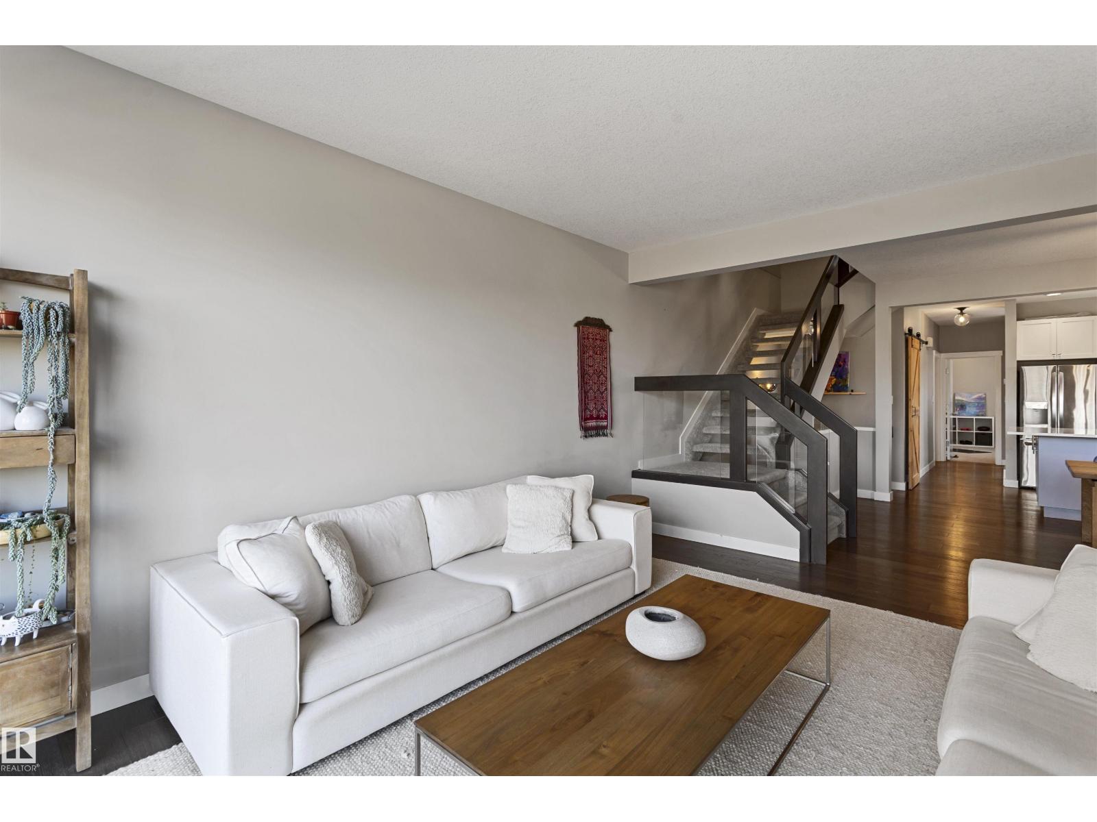 8103A 95A ST NW, Edmonton