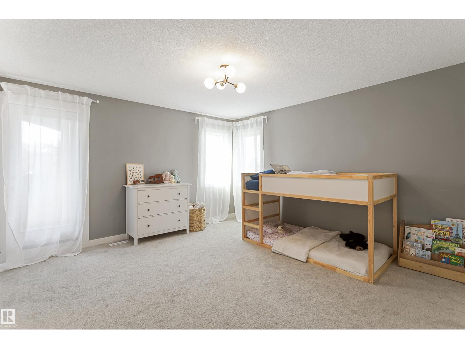 8103A 95A ST NW, Edmonton