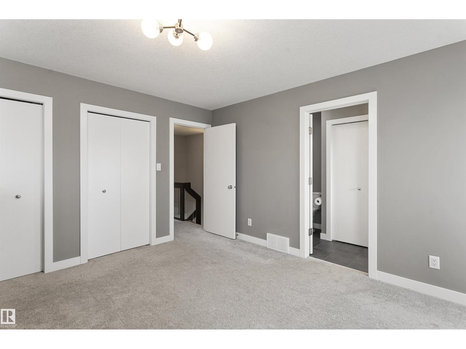 8103A 95A ST NW, Edmonton