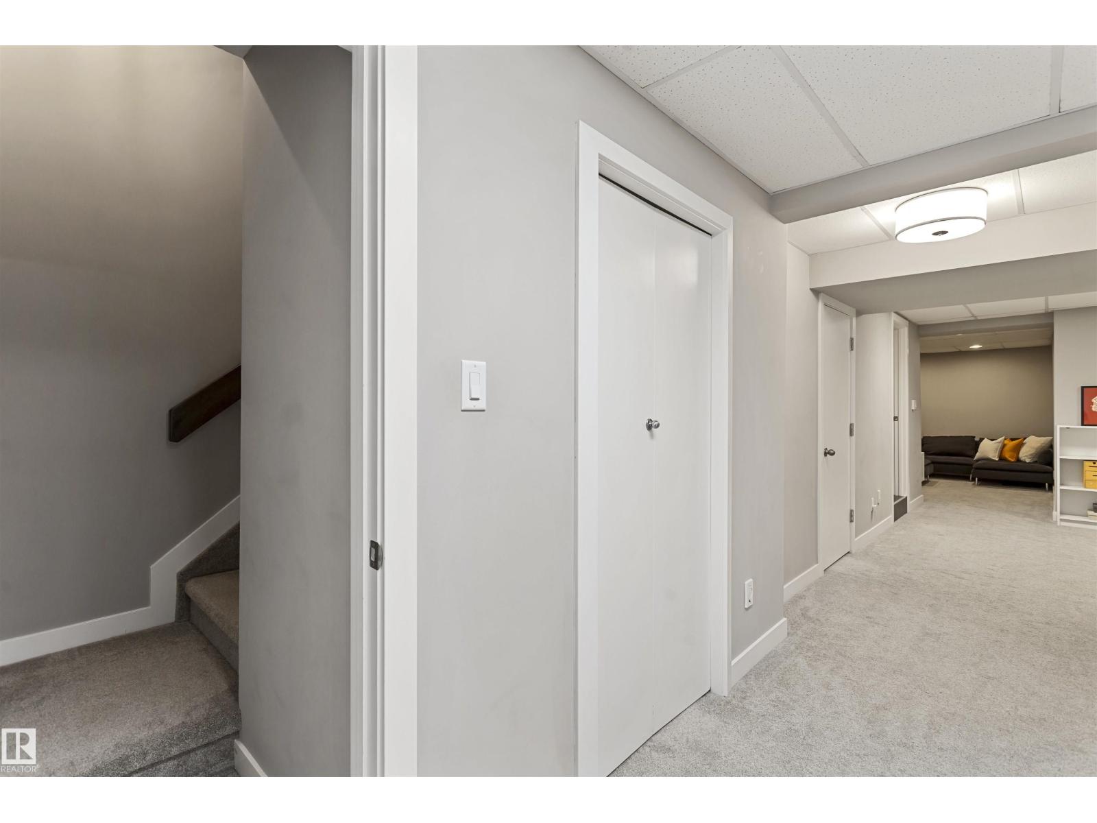 8103A 95A ST NW, Edmonton