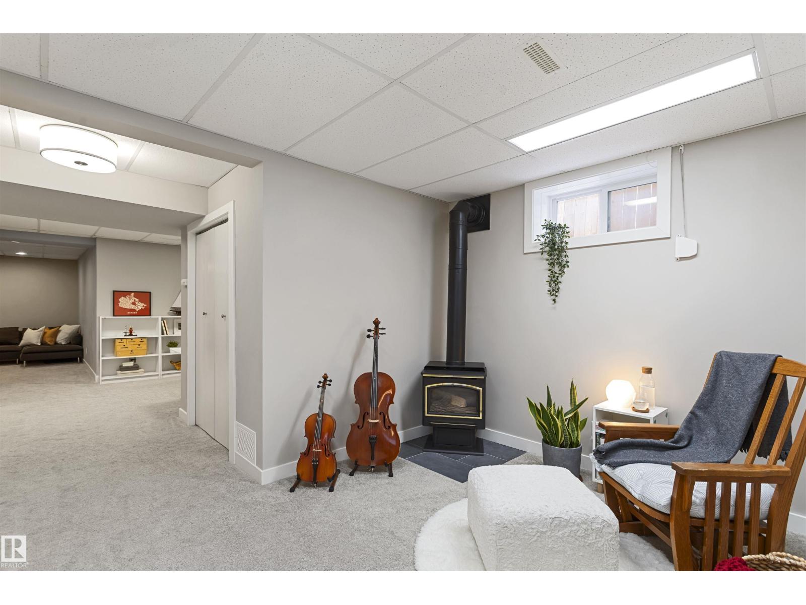 8103A 95A ST NW, Edmonton