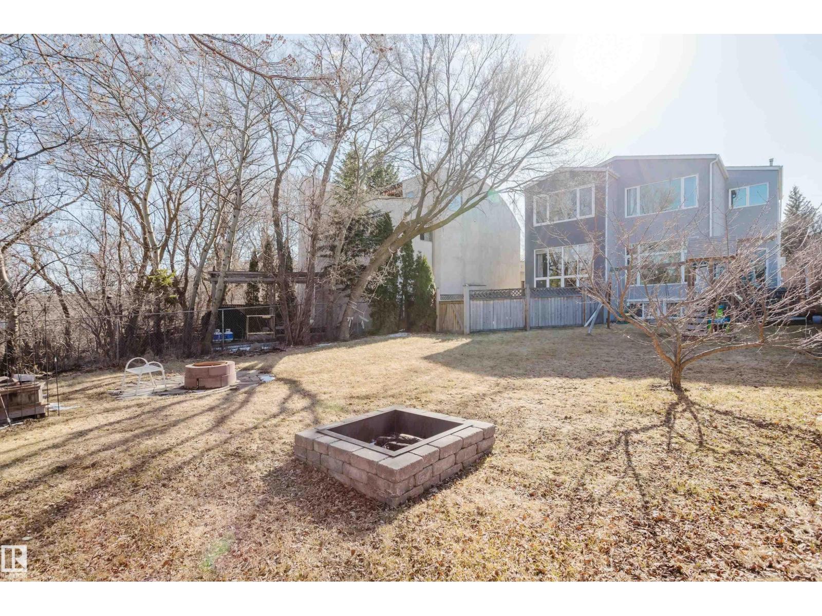 8103A 95A ST NW, Edmonton