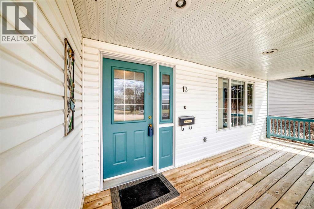 13 Garden Road, Lacombe