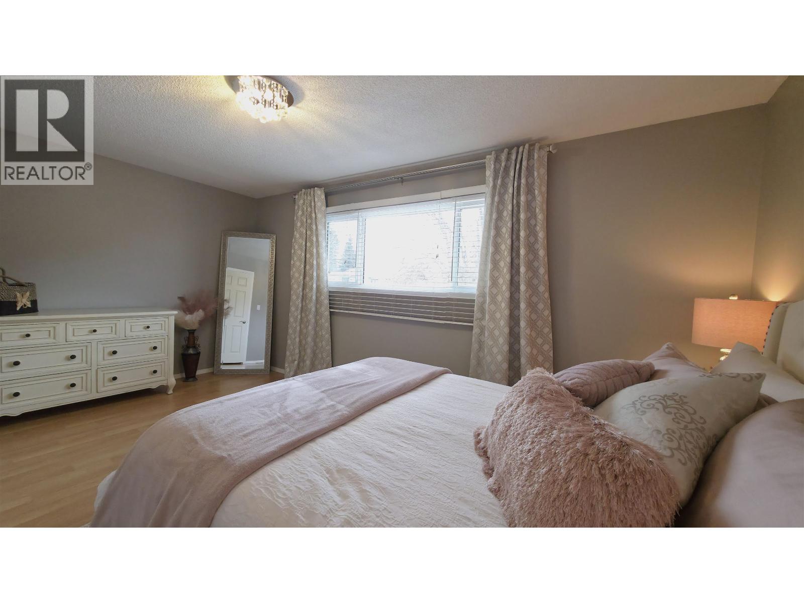 Photo 12 of 38 — 2813 MCGILL CRESCENT · Prince George, BC