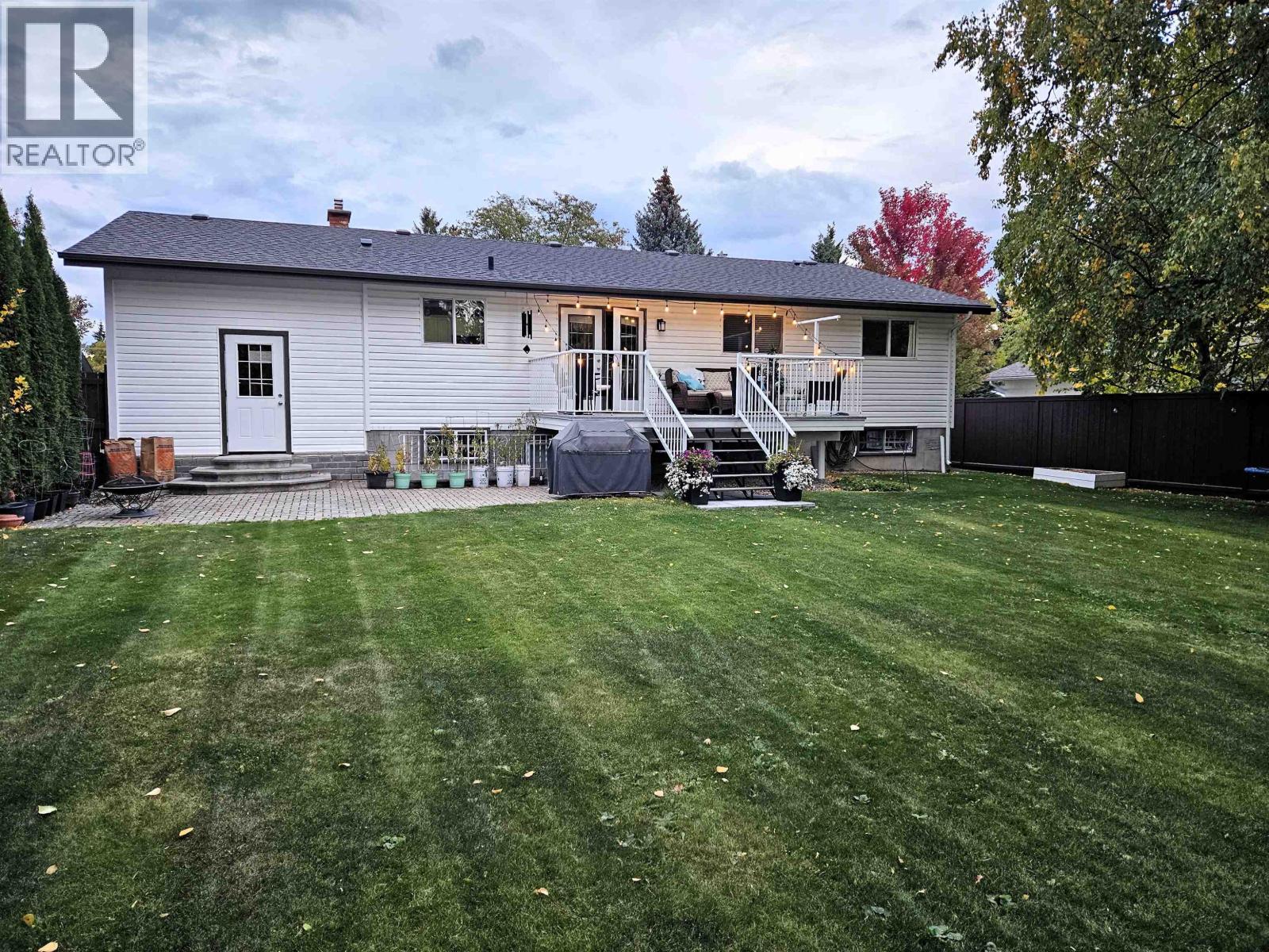 2813 MCGILL CRESCENT - 37