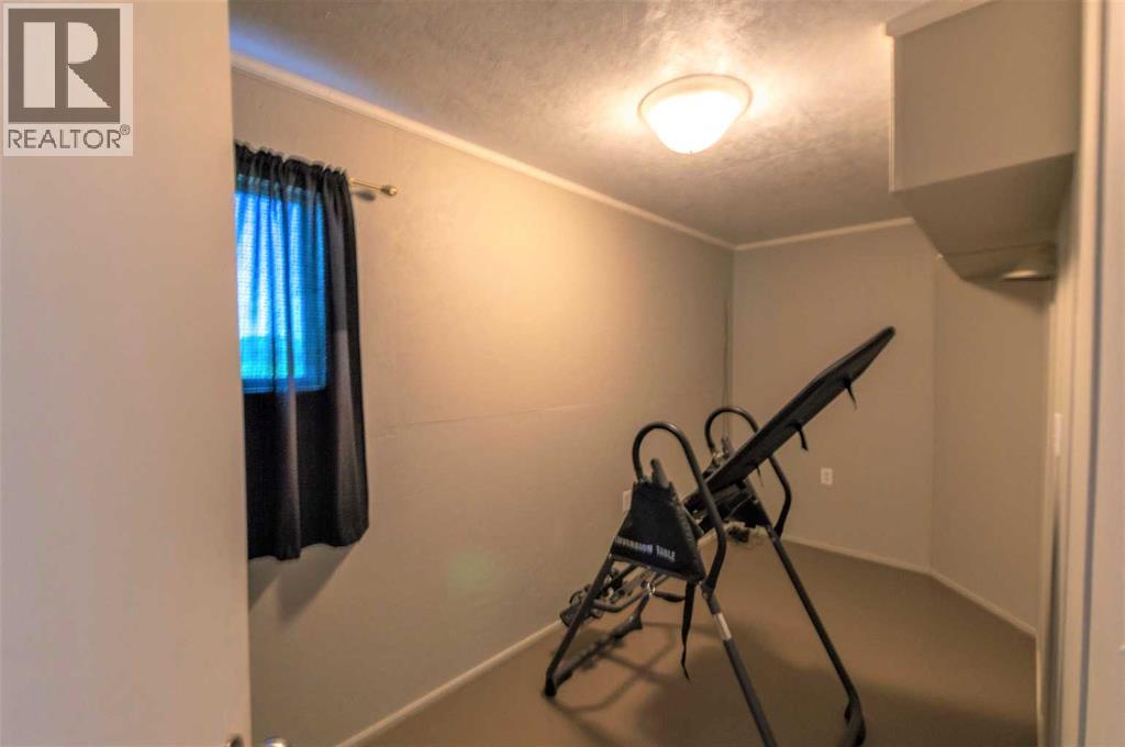 On RR 20-4 — photo 37