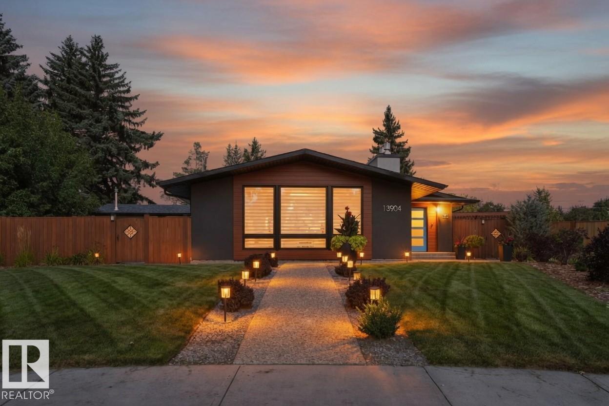 13904 86 AV NW, Edmonton