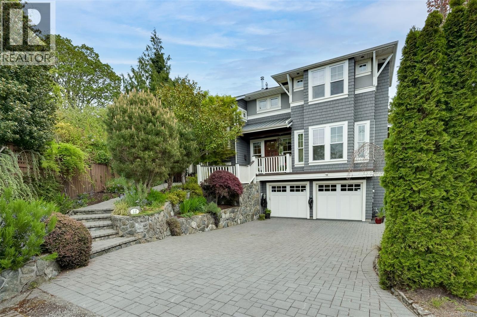  12 Briar Place, Victoria