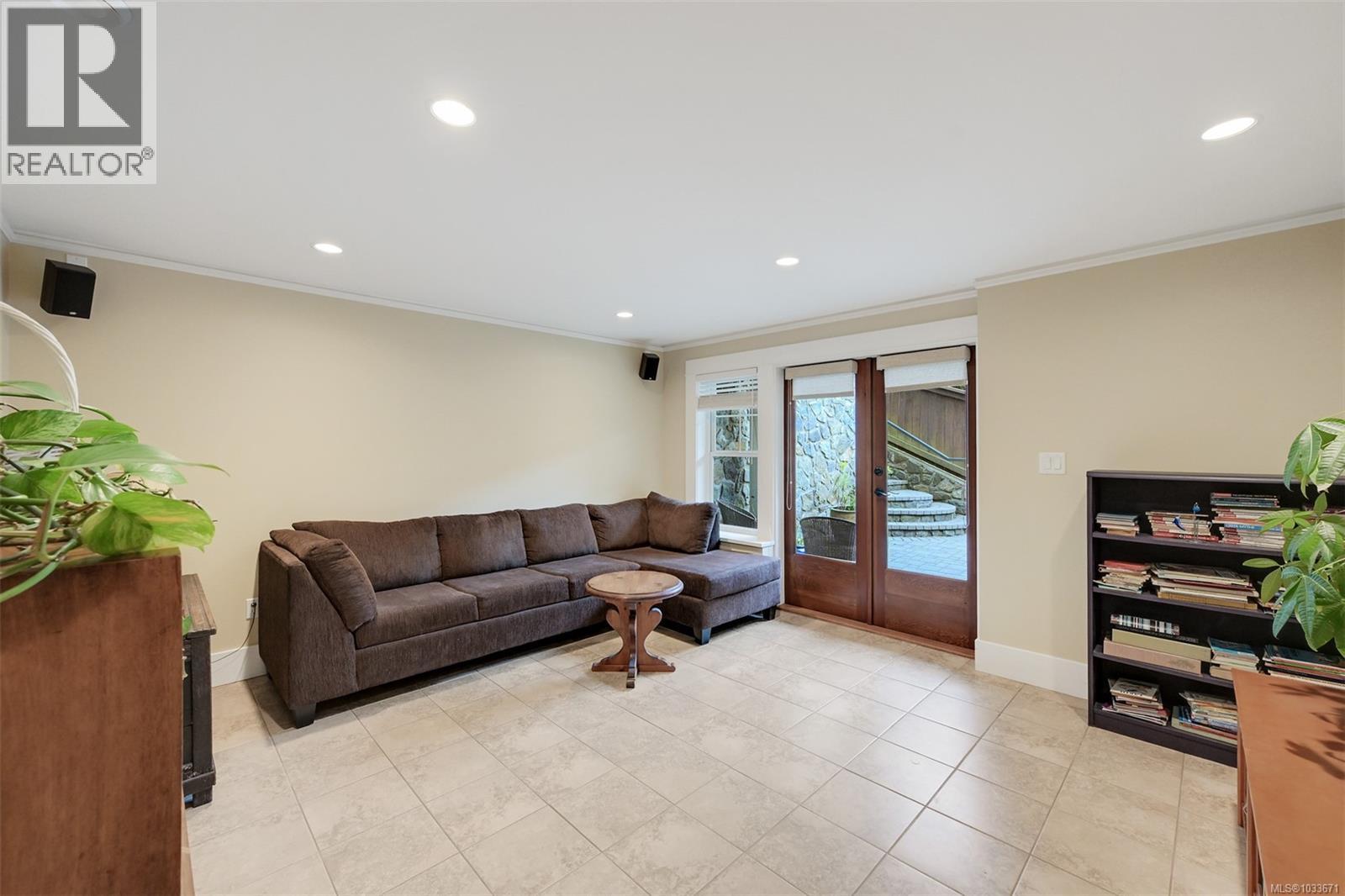  12 Briar Place, Victoria