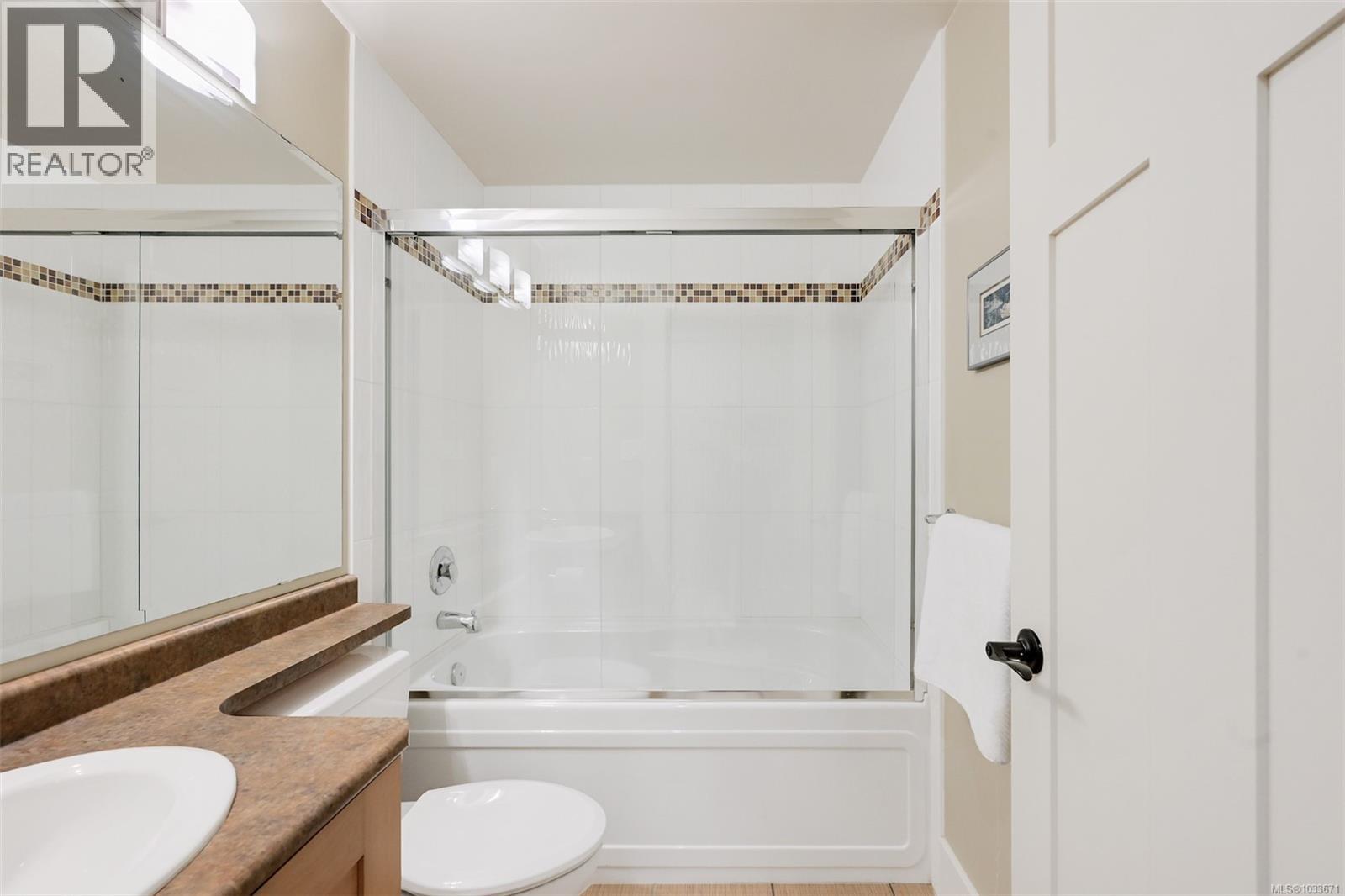  12 Briar Place, Victoria