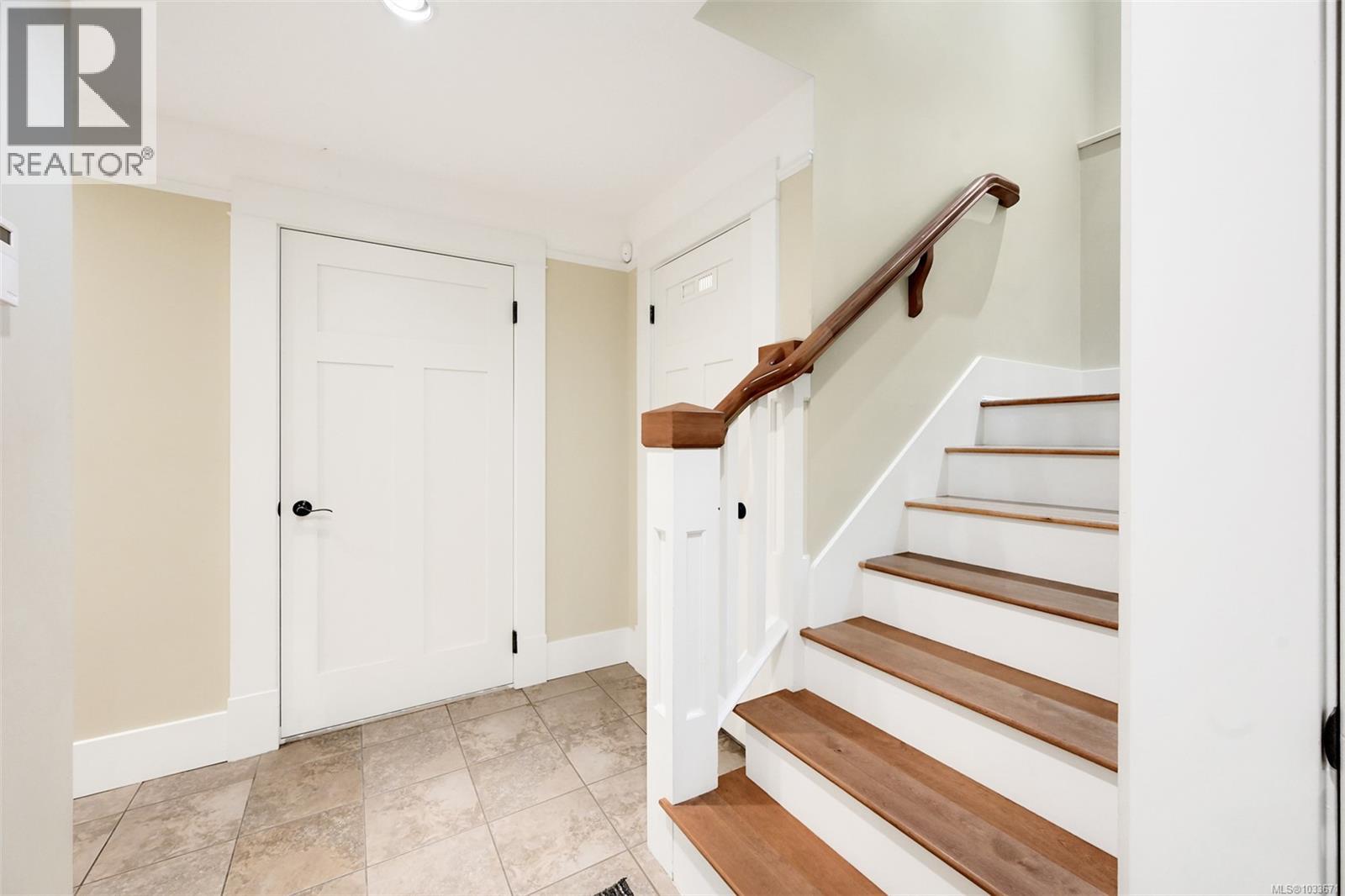  12 Briar Place, Victoria