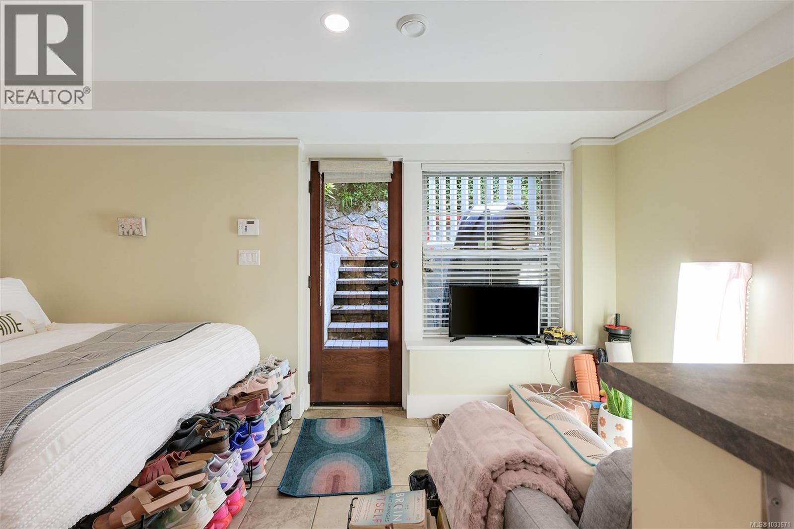  12 Briar Place, Victoria