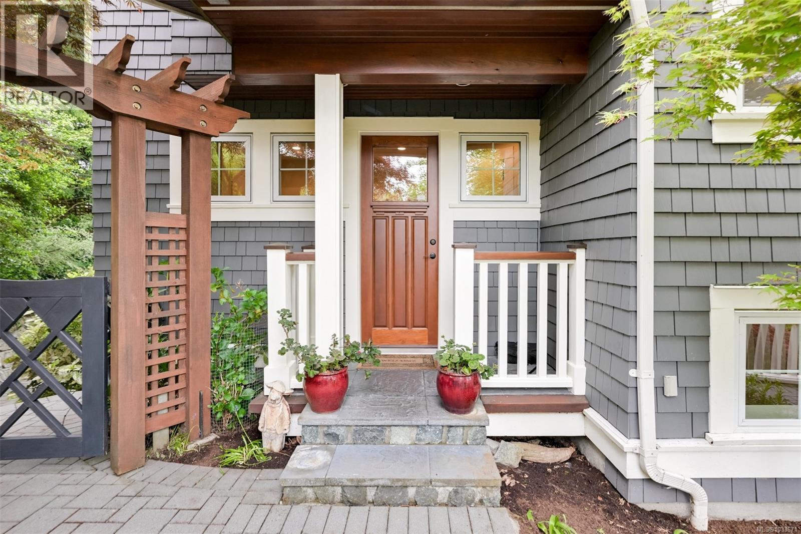12 Briar Pl - 70