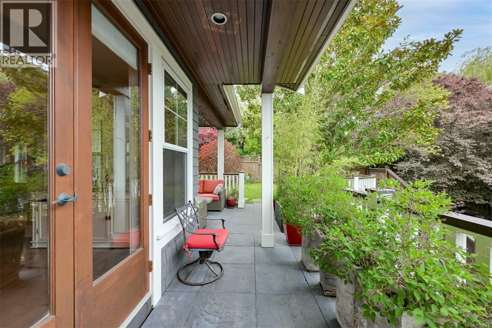 12 Briar Pl - 76