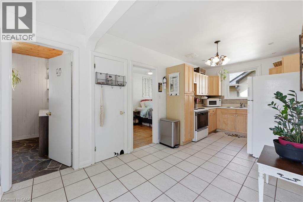 20 PEEL Street S - 26