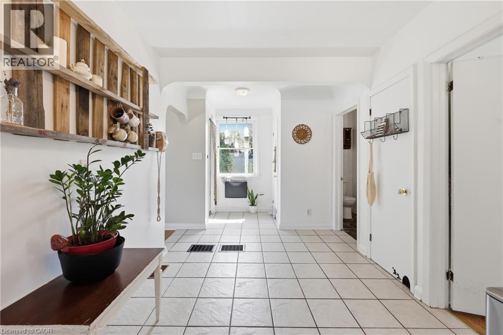20 PEEL Street S - 27