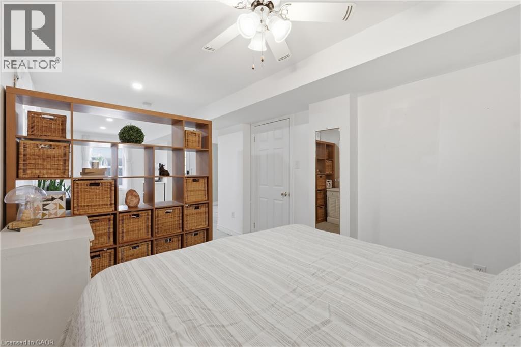 20 PEEL Street S - 13