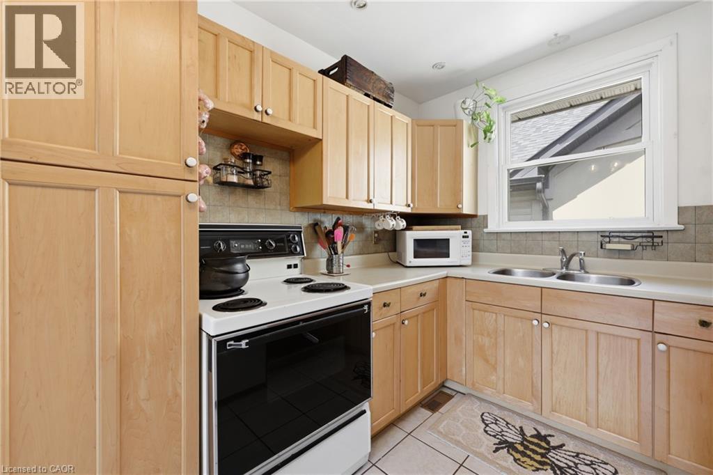 20 PEEL Street S - 15