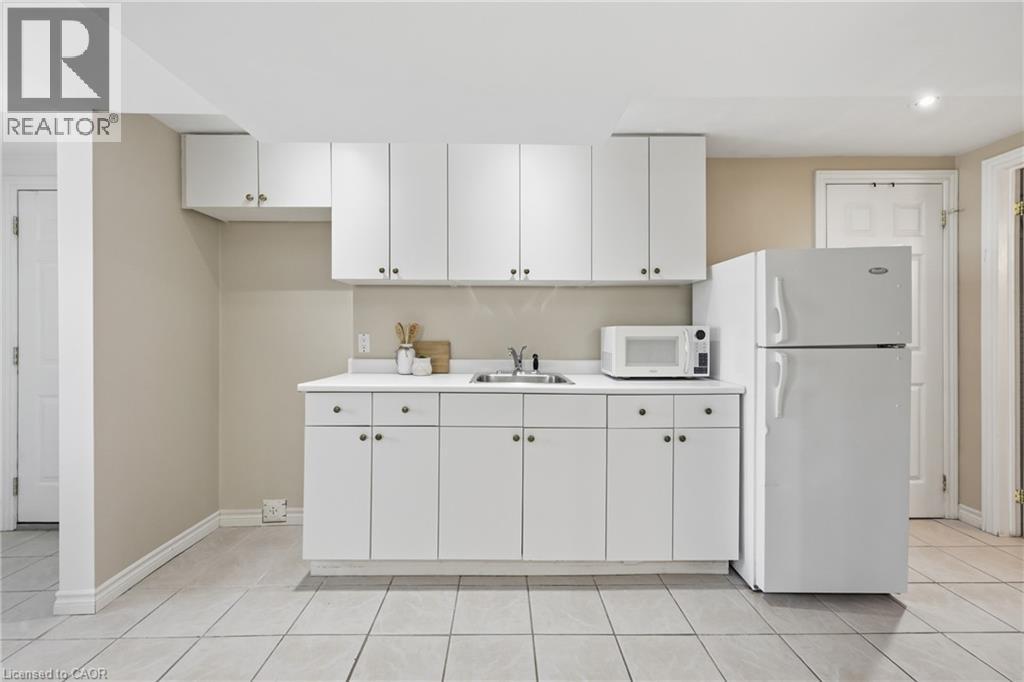 20 PEEL Street S - 11