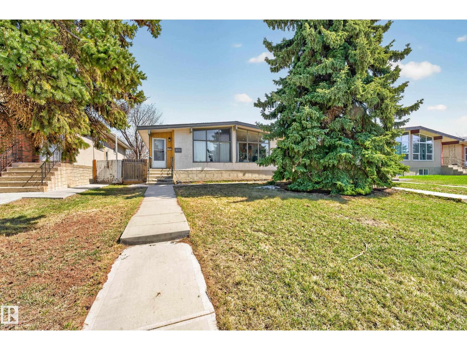 6027 6029 105 ST NW, Edmonton