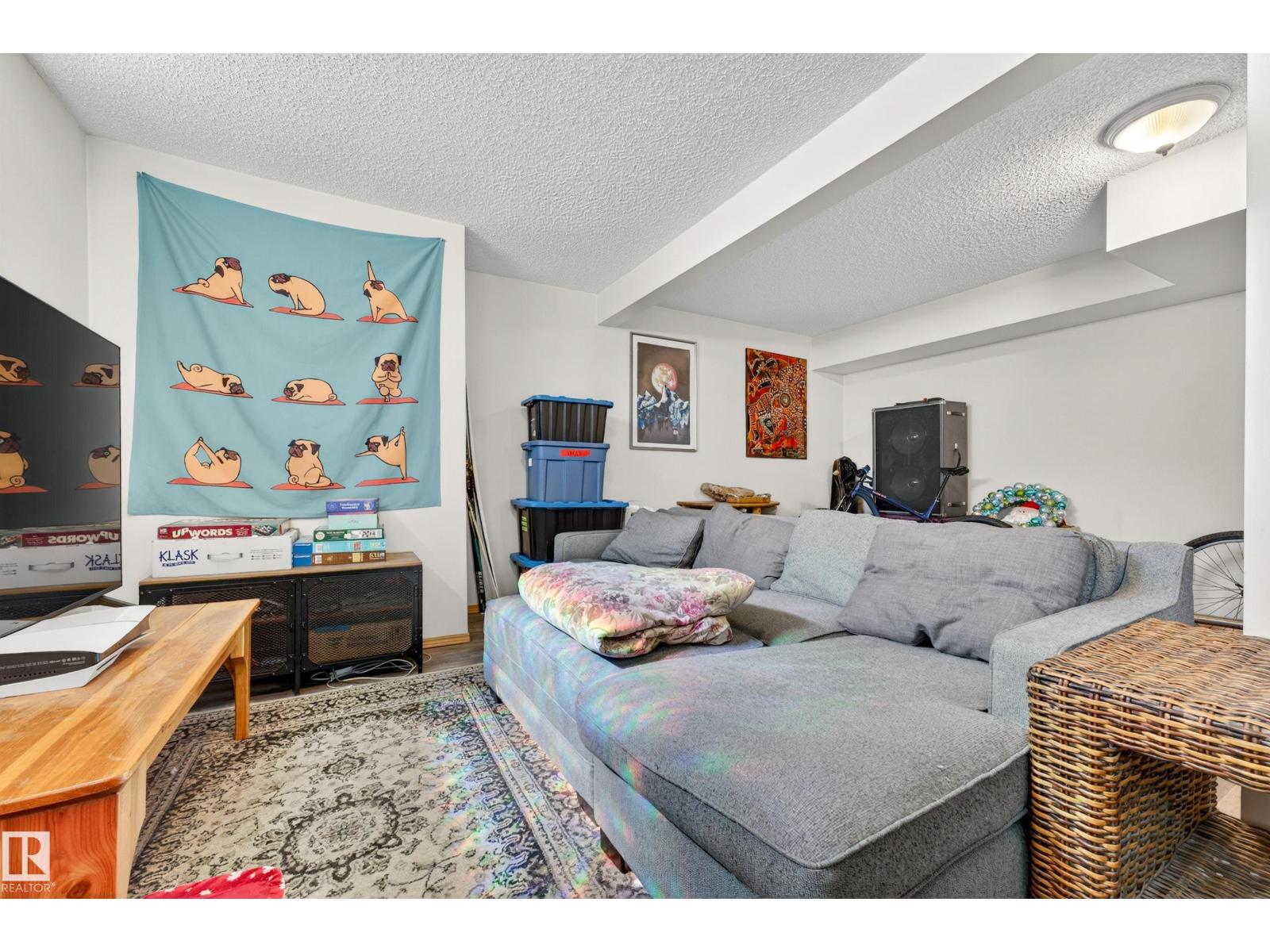 6027 6029 105 ST NW, Edmonton