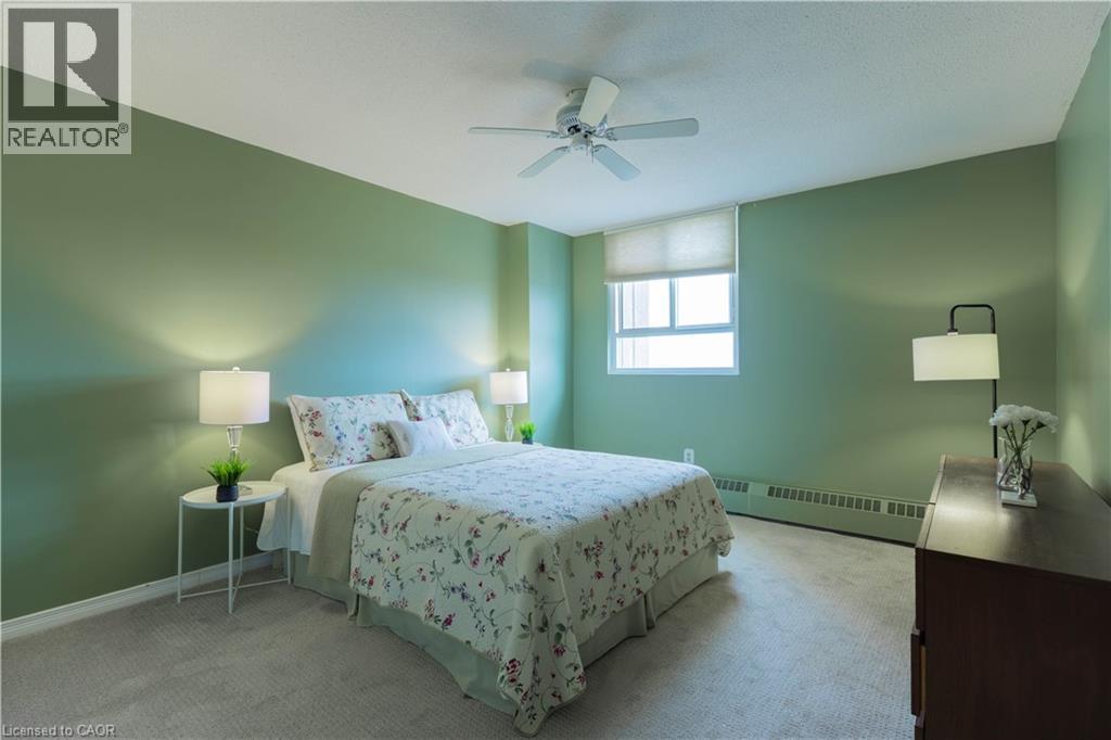 225 HARVARD Place Unit# 1408, Waterloo, Ontario, N2J4H4 — Photo 15