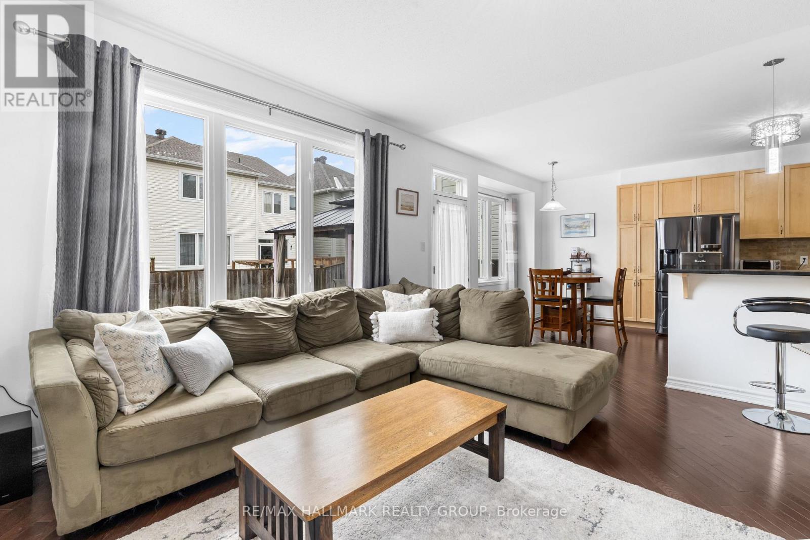 529 DUNDONALD DRIVE - 12
