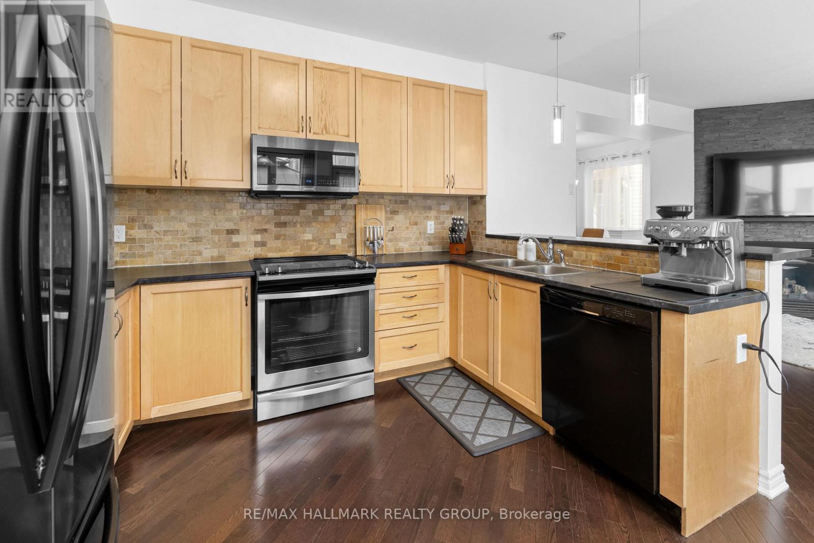 529 DUNDONALD DRIVE - 16