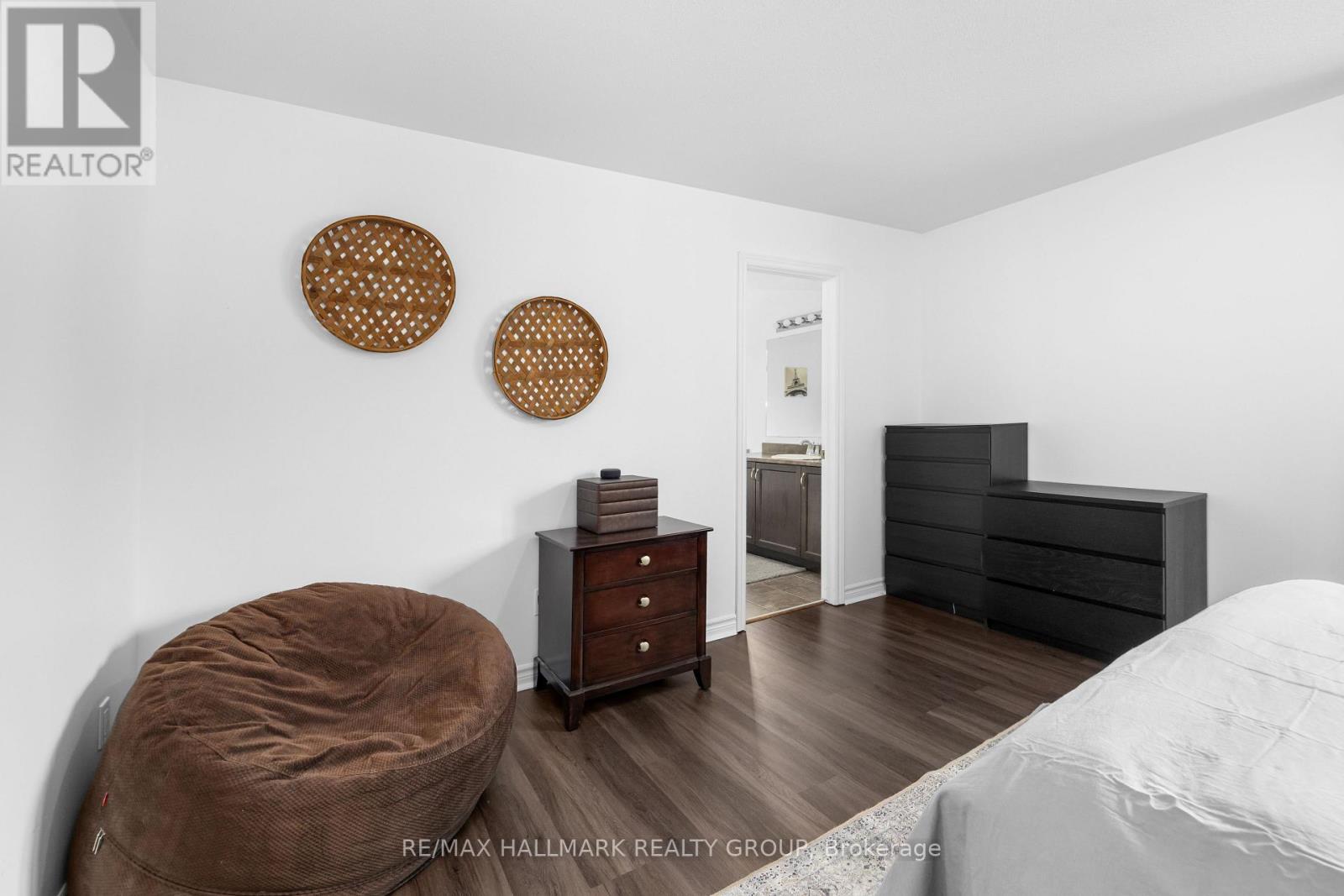529 DUNDONALD DRIVE - 21