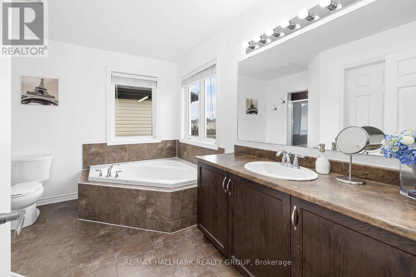 529 DUNDONALD DRIVE - 22