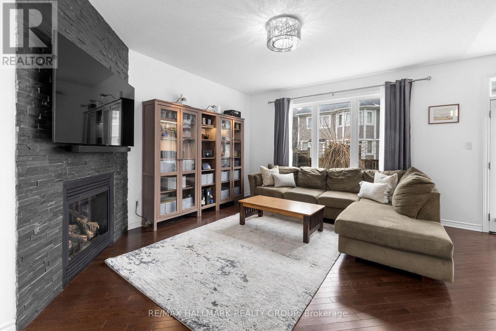 529 DUNDONALD DRIVE - 9