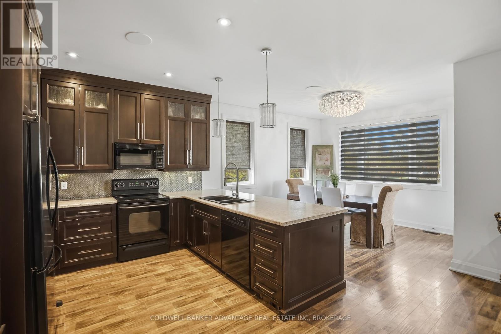 3 ASCOT COURT - 10