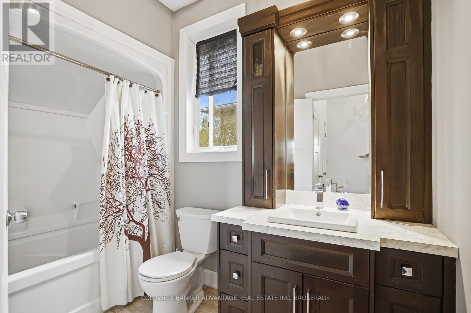 3 ASCOT COURT - 15