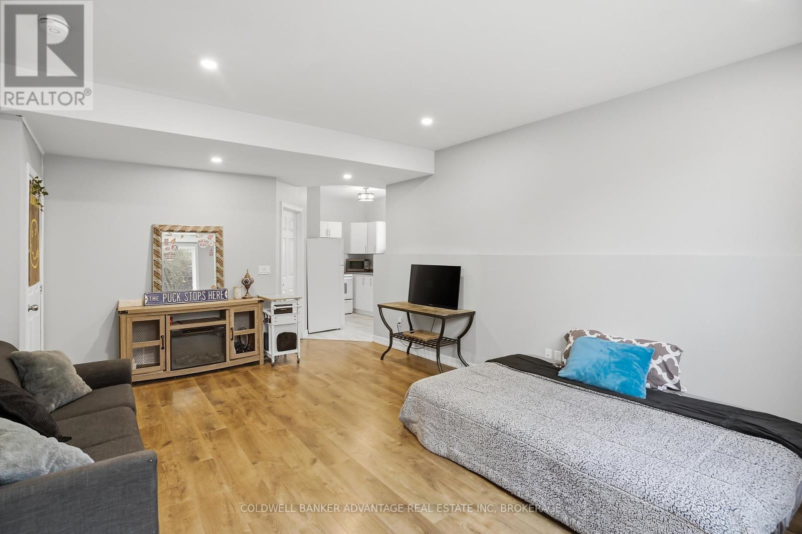 3 ASCOT COURT - 28