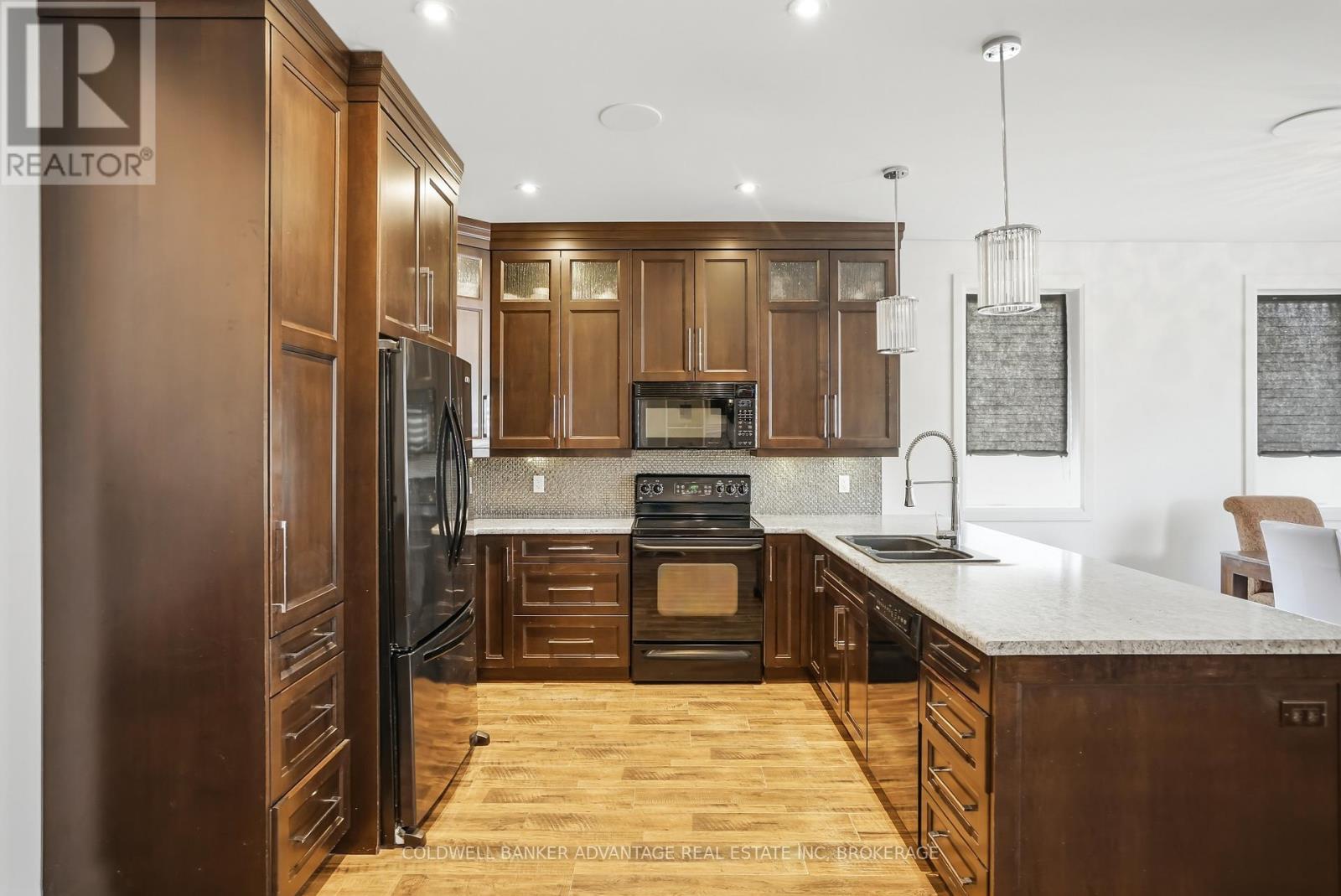 3 ASCOT COURT - 9