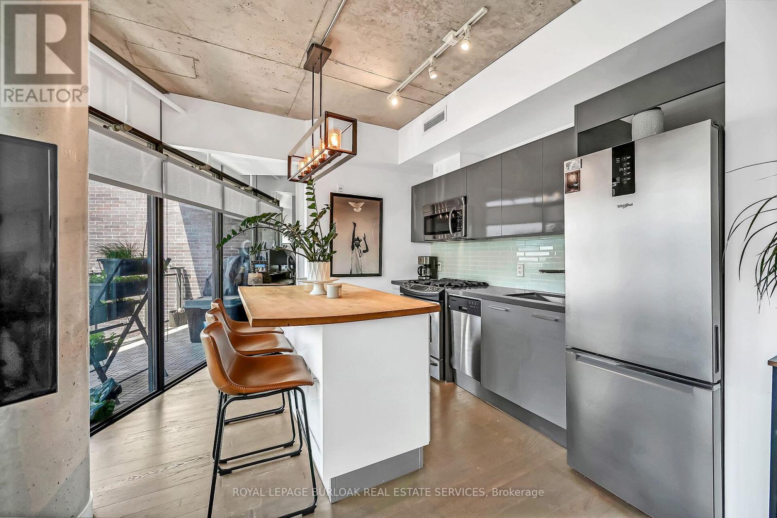 #902 1201 DUNDAS STREET E - 9