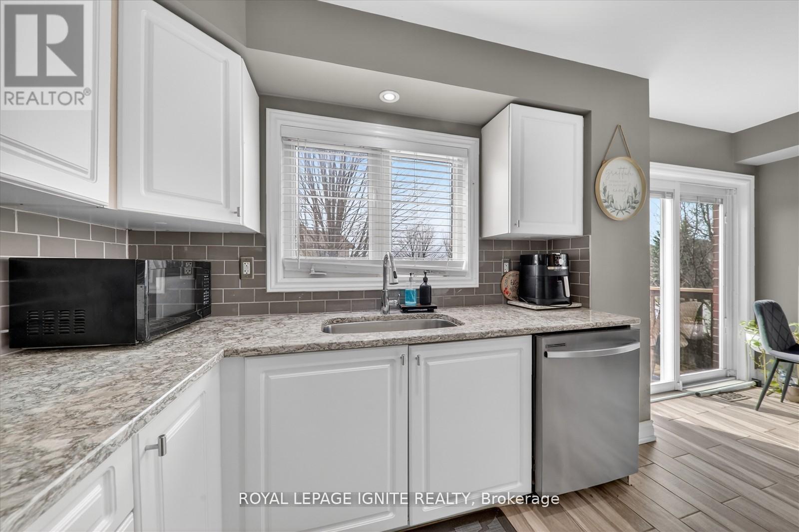 #27 571 LONGWORTH AVENUE - 19
