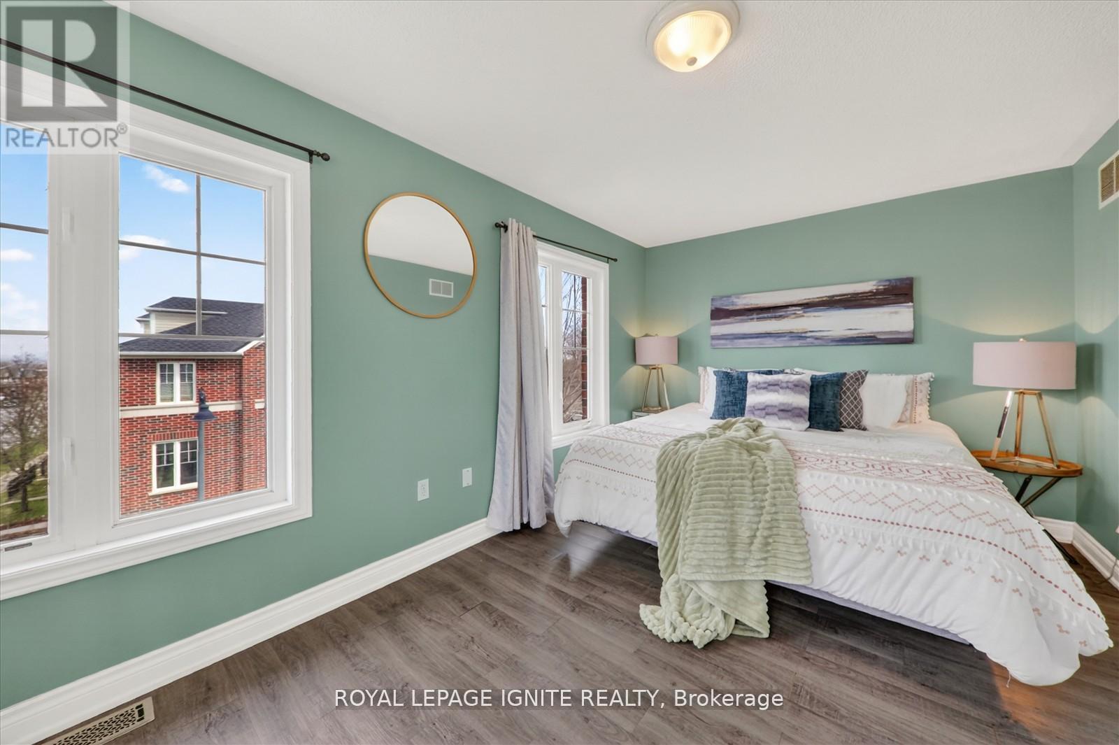#27 571 LONGWORTH AVENUE - 28