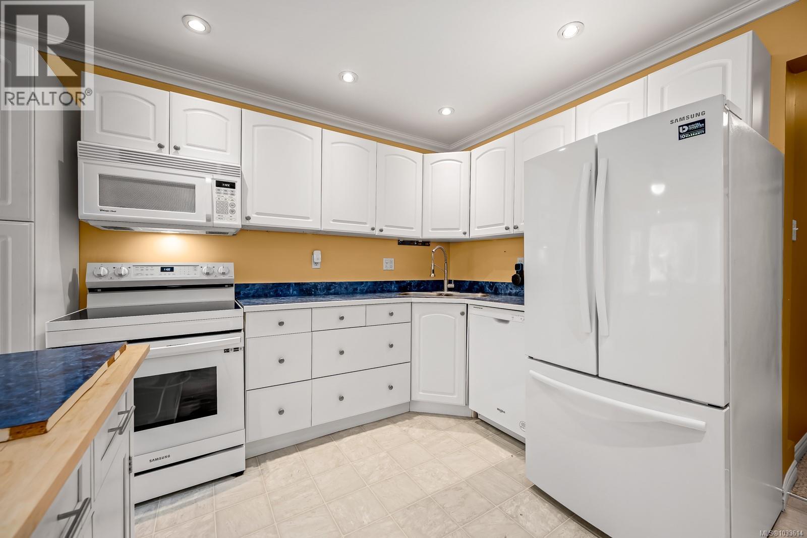 1540 Hobson Ave - 11