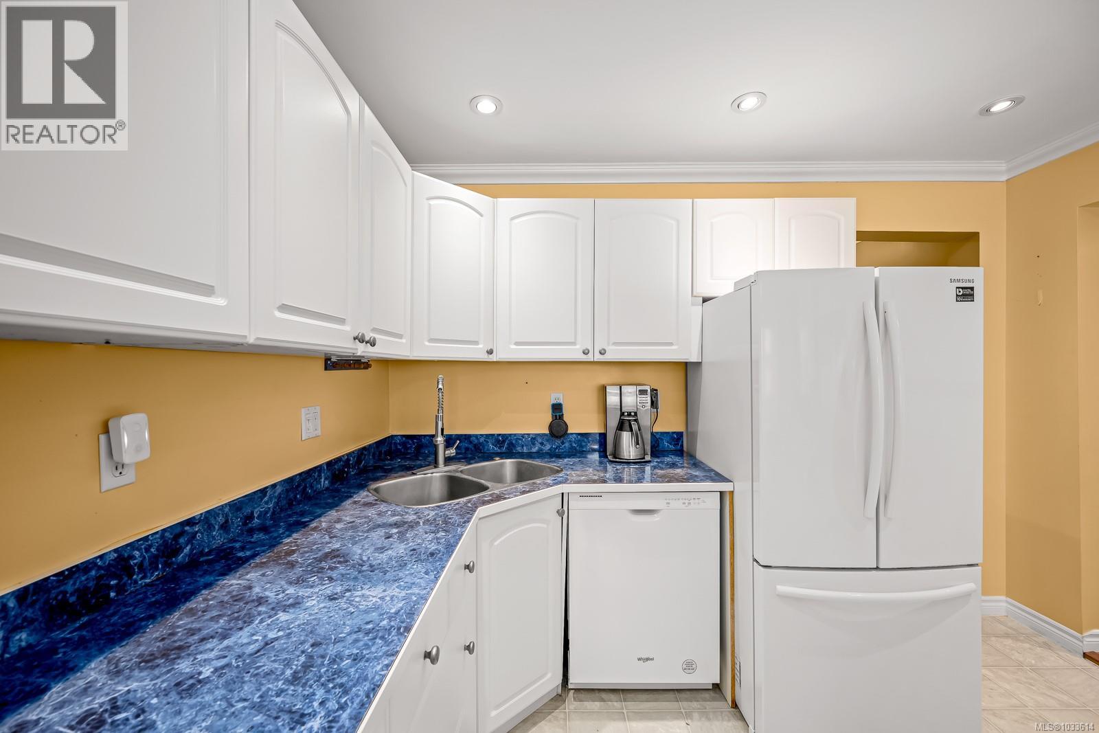 1540 Hobson Ave - 13
