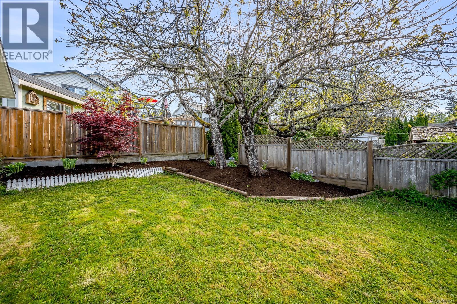 1540 Hobson Ave - 38