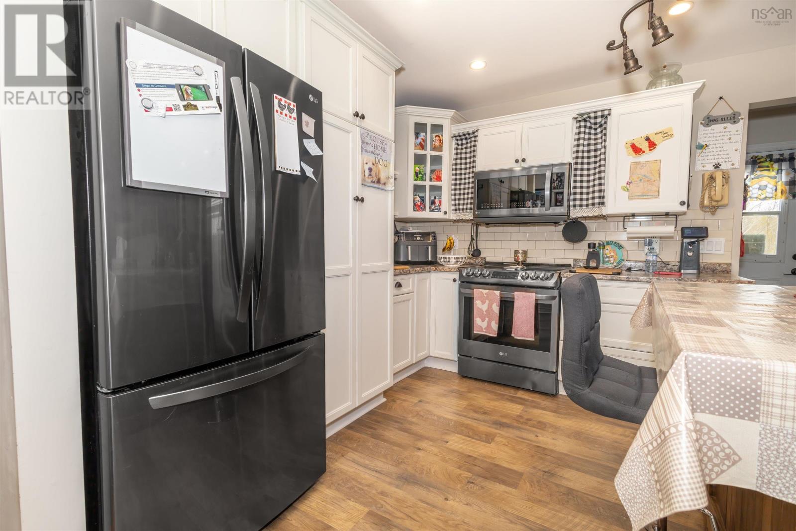 99 Blaze Road - 23