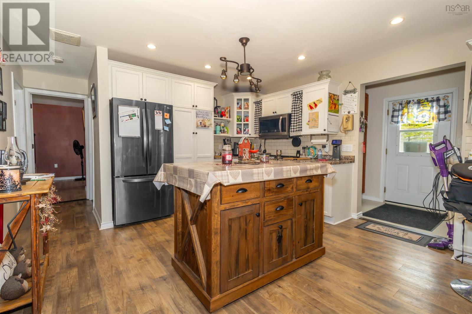 99 Blaze Road - 25