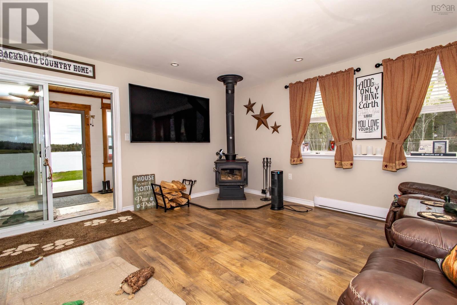 99 Blaze Road - 35